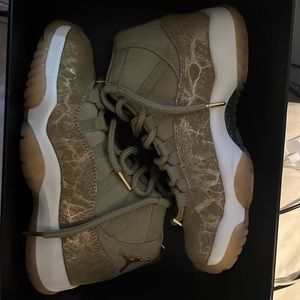 Wmns Air Jordan 11s retros ‘Olive Lux’